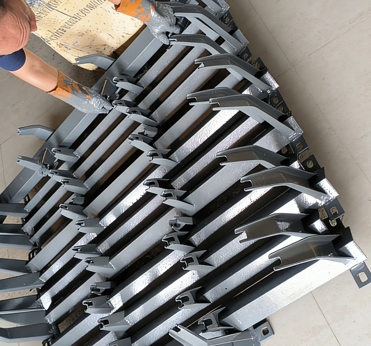 Carrying Idler Bracket